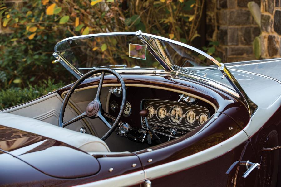 Интерьер Auburn V12 1250 Salon Dual Ratio Boattail Speedster 1934 года  (фото 18 из 27)